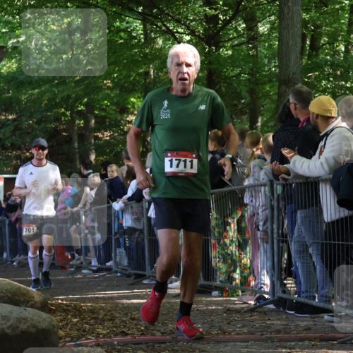 28.09.2025 - 33. Volkslauf durch das schöne Alstertal Strokosch-Dieckow http://msf.ph/oto/8972863 28.09.2025 12:06:14 Ziel 1701, 1711 meine-sportfotos.de