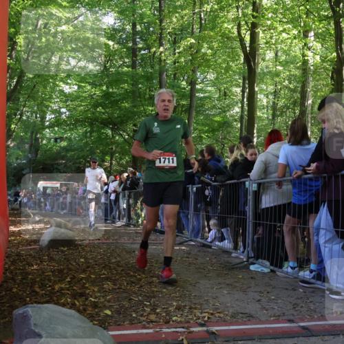 28.09.2025 - 33. Volkslauf durch das schöne Alstertal Strokosch-Dieckow http://msf.ph/oto/8972865 28.09.2025 12:06:15 Ziel 1701, 1711 meine-sportfotos.de