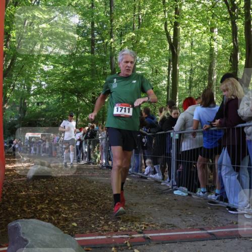 28.09.2025 - 33. Volkslauf durch das schöne Alstertal Strokosch-Dieckow http://msf.ph/oto/8972866 28.09.2025 12:06:16 Ziel 1701, 1711 meine-sportfotos.de