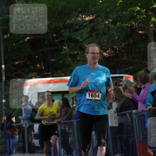 28.09.2025 - 33. Volkslauf durch das schöne Alstertal Strokosch-Dieckow http://msf.ph/oto/8972890 28.09.2025 12:06:48 Ziel 1039, 1654 meine-sportfotos.de
