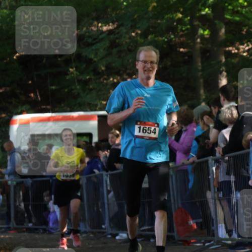 28.09.2025 - 33. Volkslauf durch das schöne Alstertal Strokosch-Dieckow http://msf.ph/oto/8972891 28.09.2025 12:06:49 Ziel 1039, 1654 meine-sportfotos.de