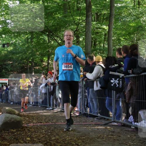 28.09.2025 - 33. Volkslauf durch das schöne Alstertal Strokosch-Dieckow http://msf.ph/oto/8972896 28.09.2025 12:06:52 Ziel 1039, 1654, 2339 meine-sportfotos.de
