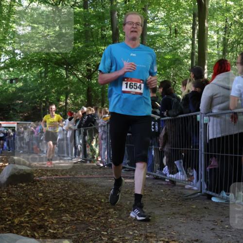 28.09.2025 - 33. Volkslauf durch das schöne Alstertal Strokosch-Dieckow http://msf.ph/oto/8972898 28.09.2025 12:06:53 Ziel 1039, 1654, 2339 meine-sportfotos.de