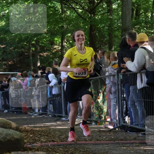 28.09.2025 - 33. Volkslauf durch das schöne Alstertal Strokosch-Dieckow http://msf.ph/oto/8972899 28.09.2025 12:06:54 Ziel 1039, 2339 meine-sportfotos.de