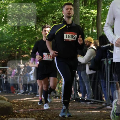 28.09.2025 - 33. Volkslauf durch das schöne Alstertal Strokosch-Dieckow http://msf.ph/oto/8972913 28.09.2025 12:07:08 Ziel 1048, 1699, 1809, 2034, 2513, 2613, 2647 meine-sportfotos.de