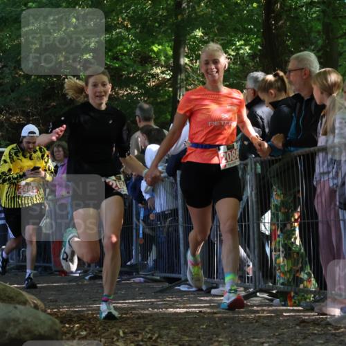 28.09.2025 - 33. Volkslauf durch das schöne Alstertal Strokosch-Dieckow http://msf.ph/oto/8972963 28.09.2025 12:08:09 Ziel 1677, 2085, 2086, 2429, 2494 meine-sportfotos.de
