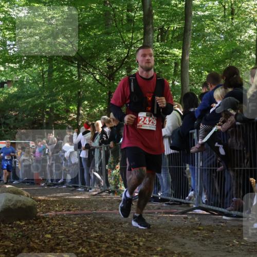 28.09.2025 - 33. Volkslauf durch das schöne Alstertal Strokosch-Dieckow http://msf.ph/oto/8972976 28.09.2025 12:08:17 Ziel 1684, 1702, 2429 meine-sportfotos.de