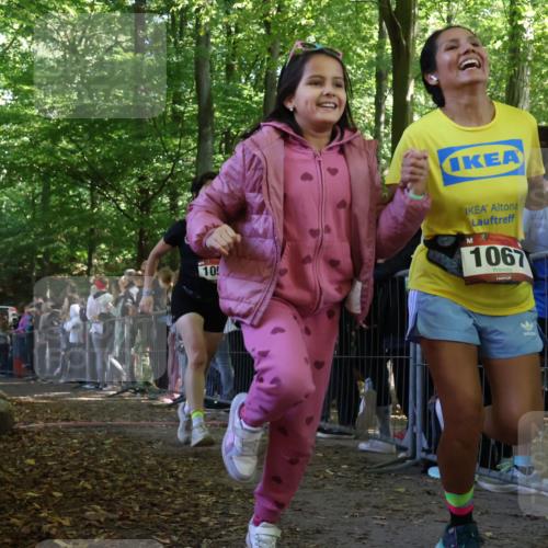 28.09.2025 - 33. Volkslauf durch das schöne Alstertal Strokosch-Dieckow http://msf.ph/oto/8972994 28.09.2025 12:08:29 Ziel 1054, 1067, 2578 meine-sportfotos.de