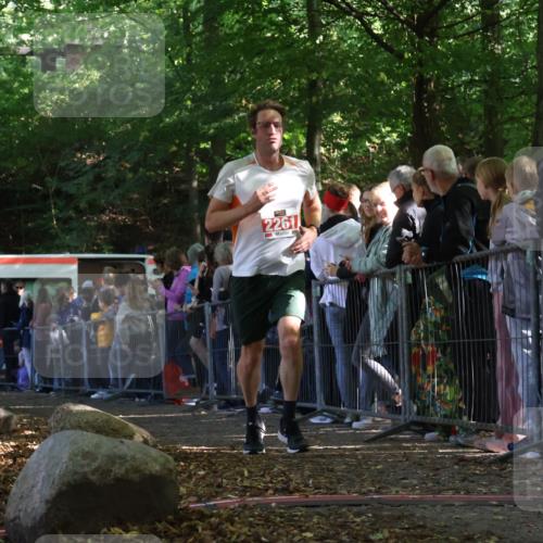28.09.2025 - 33. Volkslauf durch das schöne Alstertal Strokosch-Dieckow http://msf.ph/oto/8972999 28.09.2025 12:08:41 Ziel 2261 meine-sportfotos.de