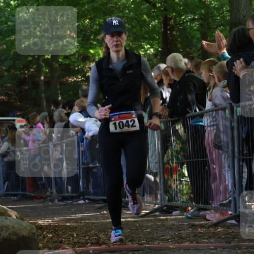 28.09.2025 - 33. Volkslauf durch das schöne Alstertal Strokosch-Dieckow http://msf.ph/oto/8973002 28.09.2025 12:08:57 Ziel 1042, 2125, 2334, 2371, 2628 meine-sportfotos.de