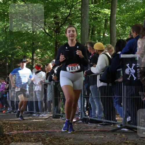 28.09.2025 - 33. Volkslauf durch das schöne Alstertal Strokosch-Dieckow http://msf.ph/oto/8973016 28.09.2025 12:09:15 Ziel 1071, 1695 meine-sportfotos.de