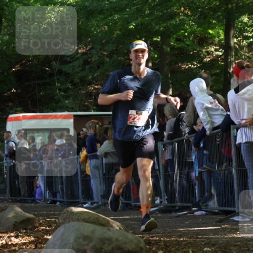 28.09.2025 - 33. Volkslauf durch das schöne Alstertal Strokosch-Dieckow http://msf.ph/oto/8973020 28.09.2025 12:09:24 Ziel 2030, 2071, 2233 meine-sportfotos.de