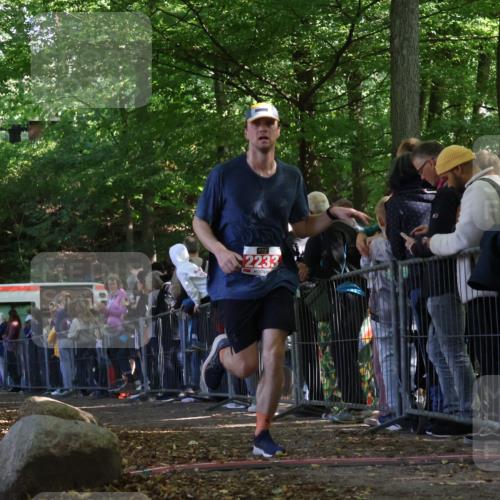 28.09.2025 - 33. Volkslauf durch das schöne Alstertal Strokosch-Dieckow http://msf.ph/oto/8973023 28.09.2025 12:09:26 Ziel 2030, 2071, 2233 meine-sportfotos.de