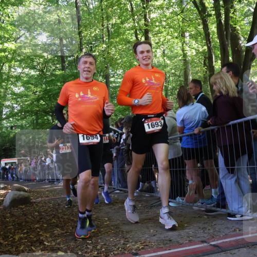 28.09.2025 - 33. Volkslauf durch das schöne Alstertal Strokosch-Dieckow http://msf.ph/oto/8973045 28.09.2025 12:10:07 Ziel 1693, 1694, 2311, 2313 meine-sportfotos.de
