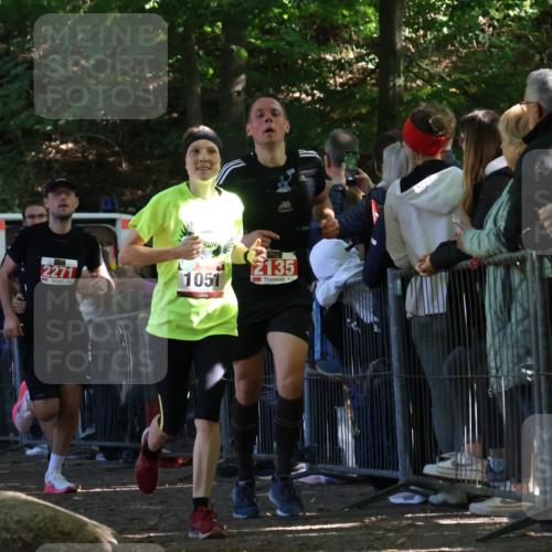 28.09.2025 - 33. Volkslauf durch das schöne Alstertal Strokosch-Dieckow http://msf.ph/oto/8973053 28.09.2025 12:10:20 Ziel 1051, 1064, 1722, 2135, 2271, 2307, 2588 meine-sportfotos.de