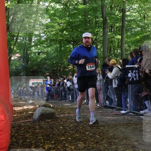 28.09.2025 - 33. Volkslauf durch das schöne Alstertal Strokosch-Dieckow http://msf.ph/oto/8973072 28.09.2025 12:10:37 Ziel 1640, 2362 meine-sportfotos.de