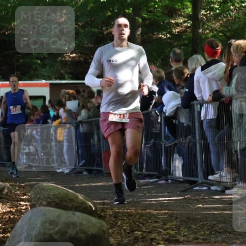 28.09.2025 - 33. Volkslauf durch das schöne Alstertal Strokosch-Dieckow http://msf.ph/oto/8973079 28.09.2025 12:10:45 Ziel 2072, 2425, 2619 meine-sportfotos.de