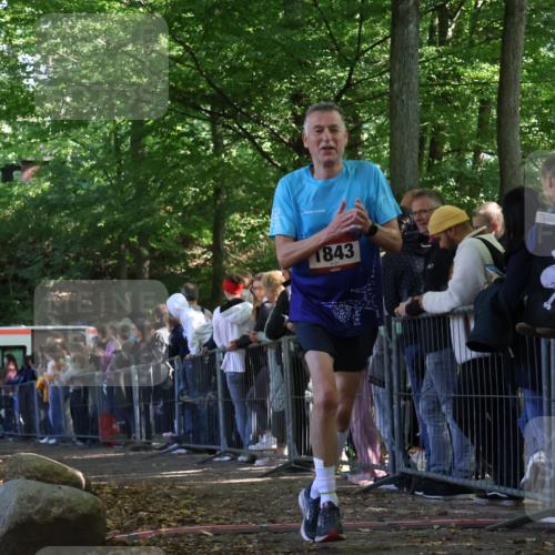 28.09.2025 - 33. Volkslauf durch das schöne Alstertal Strokosch-Dieckow http://msf.ph/oto/8973111 28.09.2025 12:11:26 Ziel 1843, 2522 meine-sportfotos.de