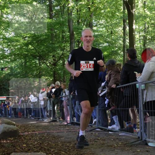 28.09.2025 - 33. Volkslauf durch das schöne Alstertal Strokosch-Dieckow http://msf.ph/oto/8973122 28.09.2025 12:11:39 Ziel 2514 meine-sportfotos.de