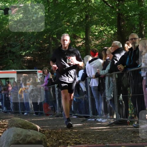 28.09.2025 - 33. Volkslauf durch das schöne Alstertal Strokosch-Dieckow http://msf.ph/oto/8973123 28.09.2025 12:11:53 Ziel 1696 meine-sportfotos.de