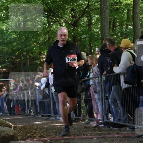 28.09.2025 - 33. Volkslauf durch das schöne Alstertal Strokosch-Dieckow http://msf.ph/oto/8973125 28.09.2025 12:11:55 Ziel 1696 meine-sportfotos.de