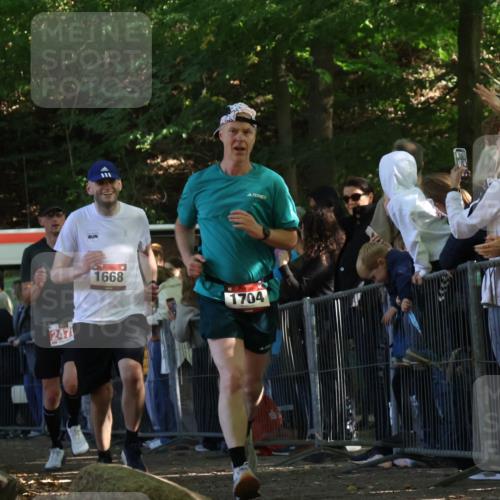 28.09.2025 - 33. Volkslauf durch das schöne Alstertal Strokosch-Dieckow http://msf.ph/oto/8973128 28.09.2025 12:12:02 Ziel 1668, 1704, 2470 meine-sportfotos.de
