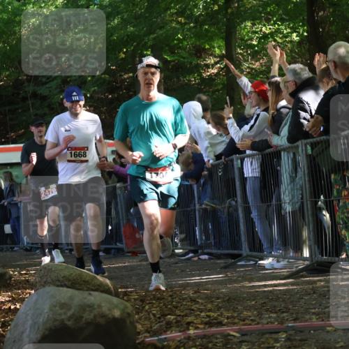 28.09.2025 - 33. Volkslauf durch das schöne Alstertal Strokosch-Dieckow http://msf.ph/oto/8973129 28.09.2025 12:12:03 Ziel 1668, 1704, 2470 meine-sportfotos.de