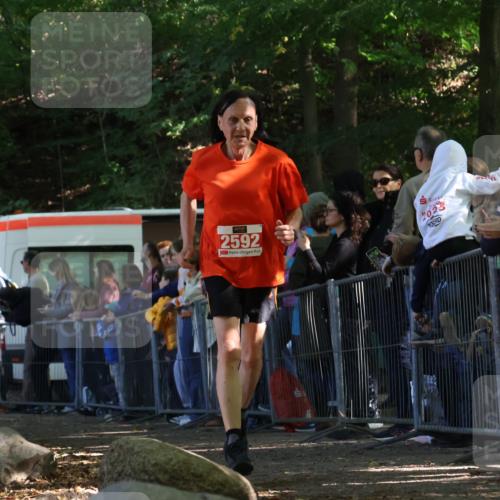 28.09.2025 - 33. Volkslauf durch das schöne Alstertal Strokosch-Dieckow http://msf.ph/oto/8973146 28.09.2025 12:12:21 Ziel 2592 meine-sportfotos.de