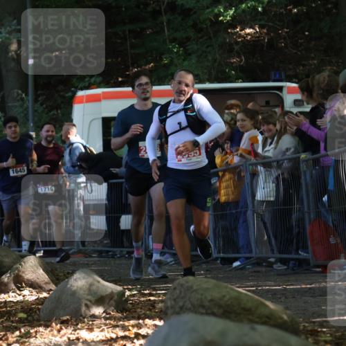 28.09.2025 - 33. Volkslauf durch das schöne Alstertal Strokosch-Dieckow http://msf.ph/oto/8973152 28.09.2025 12:12:28 Ziel 1645, 1710, 2458, 2595 meine-sportfotos.de