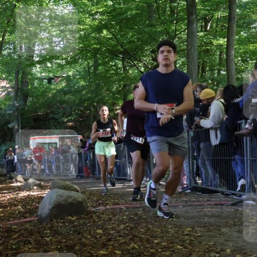 28.09.2025 - 33. Volkslauf durch das schöne Alstertal Strokosch-Dieckow http://msf.ph/oto/8973161 28.09.2025 12:12:36 Ziel 1041, 1645, 1710, 1714, 2373 meine-sportfotos.de