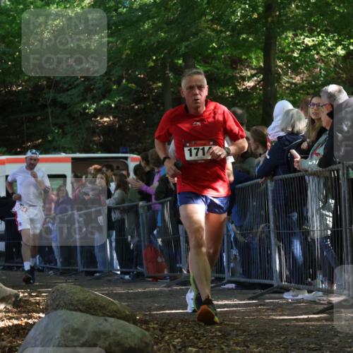 28.09.2025 - 33. Volkslauf durch das schöne Alstertal Strokosch-Dieckow http://msf.ph/oto/8973167 28.09.2025 12:12:42 Ziel 1041, 1714, 2094 meine-sportfotos.de