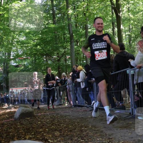 28.09.2025 - 33. Volkslauf durch das schöne Alstertal Strokosch-Dieckow http://msf.ph/oto/8973178 28.09.2025 12:12:55 Ziel 2103, 2231, 2308, 2323 meine-sportfotos.de