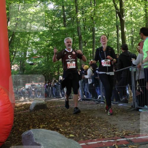 28.09.2025 - 33. Volkslauf durch das schöne Alstertal Strokosch-Dieckow http://msf.ph/oto/8973182 28.09.2025 12:12:58 Ziel 2103, 2231, 2323 meine-sportfotos.de
