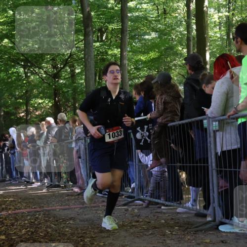 28.09.2025 - 33. Volkslauf durch das schöne Alstertal Strokosch-Dieckow http://msf.ph/oto/8973211 28.09.2025 12:14:01 Ziel 1033, 2017, 2175 meine-sportfotos.de