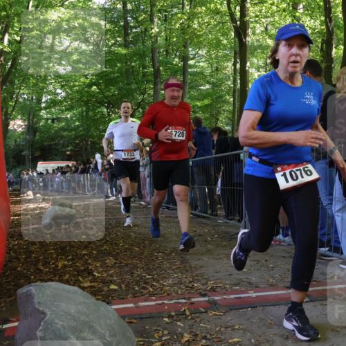 28.09.2025 - 33. Volkslauf durch das schöne Alstertal Strokosch-Dieckow http://msf.ph/oto/8973221 28.09.2025 12:14:13 Ziel 1720, 1733 meine-sportfotos.de