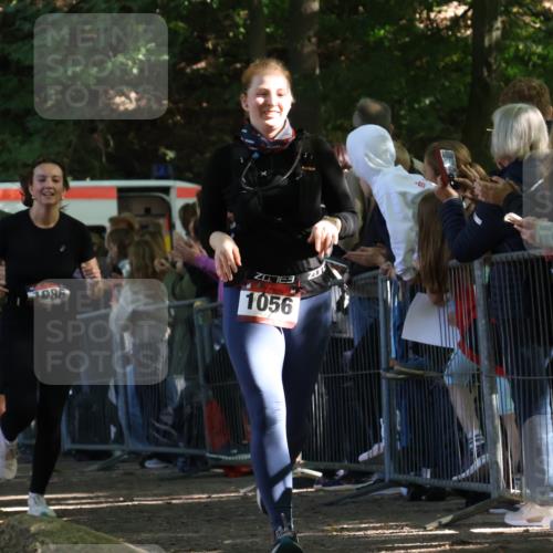 28.09.2025 - 33. Volkslauf durch das schöne Alstertal Strokosch-Dieckow http://msf.ph/oto/8973242 28.09.2025 12:14:36 Ziel 1056, 1086, 1730, 2999 meine-sportfotos.de