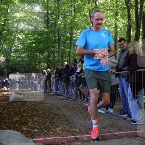 28.09.2025 - 33. Volkslauf durch das schöne Alstertal Strokosch-Dieckow http://msf.ph/oto/8973259 28.09.2025 12:14:47 Ziel 2235, 2324 meine-sportfotos.de