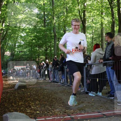 28.09.2025 - 33. Volkslauf durch das schöne Alstertal Strokosch-Dieckow http://msf.ph/oto/8973266 28.09.2025 12:14:52 Ziel 1077, 2235, 2529 meine-sportfotos.de