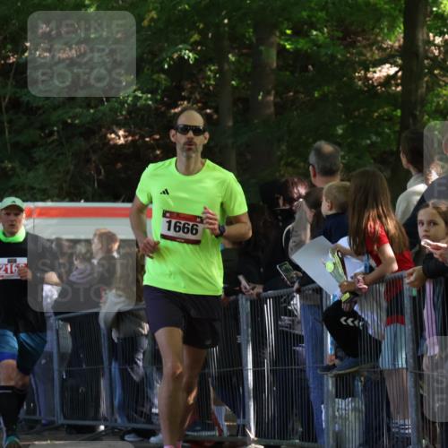 28.09.2025 - 33. Volkslauf durch das schöne Alstertal Strokosch-Dieckow http://msf.ph/oto/8973312 28.09.2025 12:15:42 Ziel 1666, 1718, 2166 meine-sportfotos.de