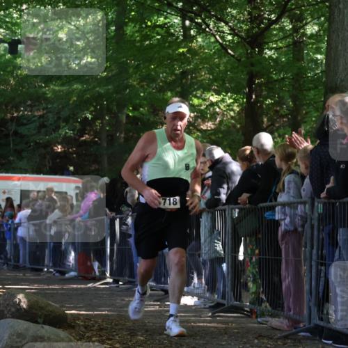 28.09.2025 - 33. Volkslauf durch das schöne Alstertal Strokosch-Dieckow http://msf.ph/oto/8973322 28.09.2025 12:15:50 Ziel 1718 meine-sportfotos.de