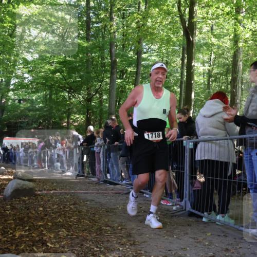 28.09.2025 - 33. Volkslauf durch das schöne Alstertal Strokosch-Dieckow http://msf.ph/oto/8973325 28.09.2025 12:15:52 Ziel 1075, 2300 meine-sportfotos.de