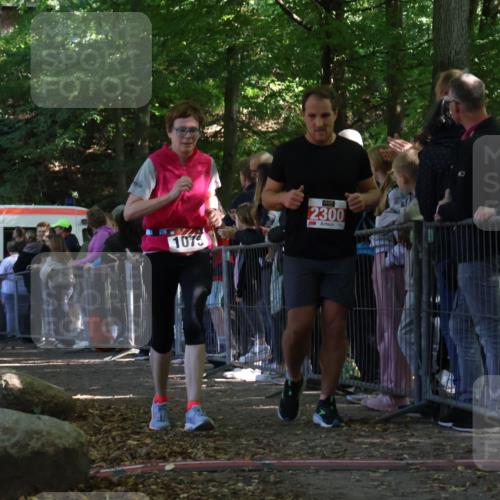 28.09.2025 - 33. Volkslauf durch das schöne Alstertal Strokosch-Dieckow http://msf.ph/oto/8973327 28.09.2025 12:16:00 Ziel 1075, 1093, 2300 meine-sportfotos.de