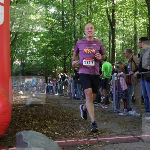 28.09.2025 - 33. Volkslauf durch das schöne Alstertal Strokosch-Dieckow http://msf.ph/oto/8973373 28.09.2025 12:16:41 Ziel 2116, 2117, 2638 meine-sportfotos.de