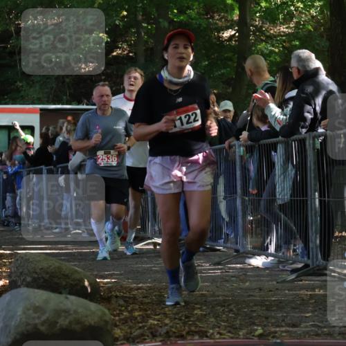 28.09.2025 - 33. Volkslauf durch das schöne Alstertal Strokosch-Dieckow http://msf.ph/oto/8973423 28.09.2025 12:17:31 Ziel 1122, 2156, 2243, 2536 meine-sportfotos.de