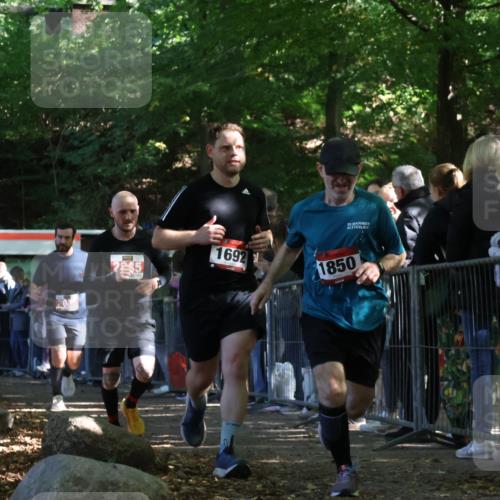 28.09.2025 - 33. Volkslauf durch das schöne Alstertal Strokosch-Dieckow http://msf.ph/oto/8973521 28.09.2025 12:18:55 Ziel 1692, 1850, 2089, 2345 meine-sportfotos.de