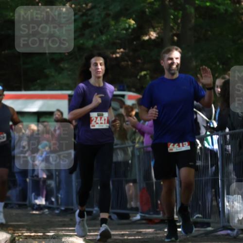 28.09.2025 - 33. Volkslauf durch das schöne Alstertal Strokosch-Dieckow http://msf.ph/oto/8973549 28.09.2025 12:19:30 Ziel 1087, 1629, 2181, 2215, 2447 meine-sportfotos.de