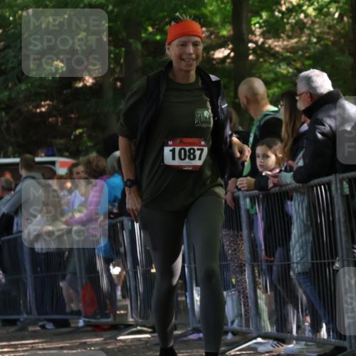 28.09.2025 - 33. Volkslauf durch das schöne Alstertal Strokosch-Dieckow http://msf.ph/oto/8973562 28.09.2025 12:19:39 Ziel 1087 meine-sportfotos.de