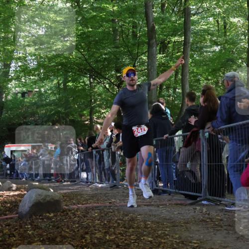 28.09.2025 - 33. Volkslauf durch das schöne Alstertal Strokosch-Dieckow http://msf.ph/oto/8973614 28.09.2025 12:20:25 Ziel 2476 meine-sportfotos.de