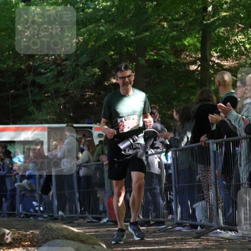 28.09.2025 - 33. Volkslauf durch das schöne Alstertal Strokosch-Dieckow http://msf.ph/oto/8973643 28.09.2025 12:21:22 Ziel 2502 meine-sportfotos.de