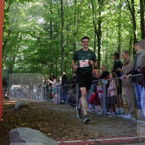28.09.2025 - 33. Volkslauf durch das schöne Alstertal Strokosch-Dieckow http://msf.ph/oto/8973649 28.09.2025 12:21:26 Ziel  meine-sportfotos.de